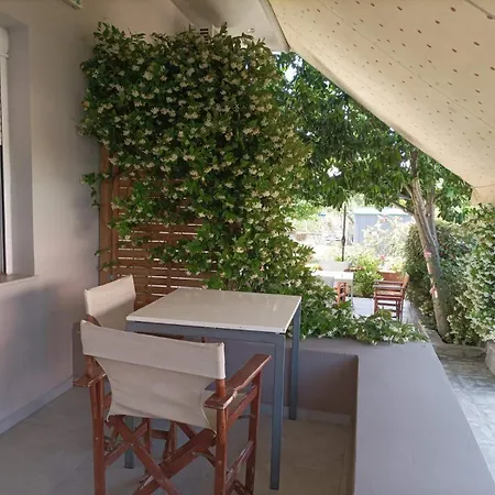 The Garden Apartment Pefki (Evia)
